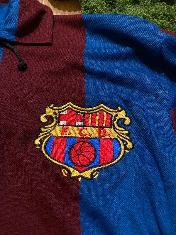 Other FC Barcelona 1920 Jersey Edition Socios 2005 Official Size US L / EU 52-54 / 3 - 7 Thumbnail