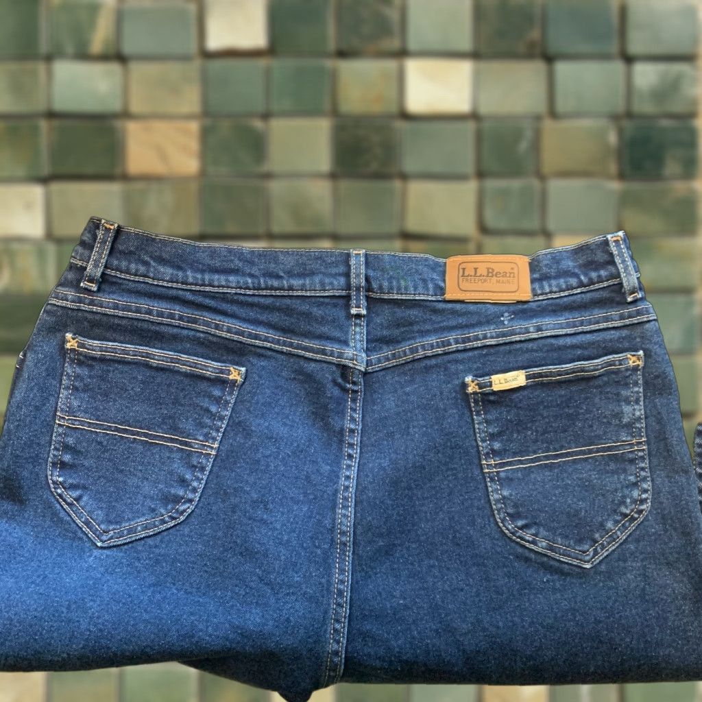 Vintage VINTAGE L.L. Bean Jeans Womens Dark Wash Union Made Size 20 Blue Cotton Blend 32" Inseam Regular Women Jeans Size 42" / US 20 - 1 Thumbnail