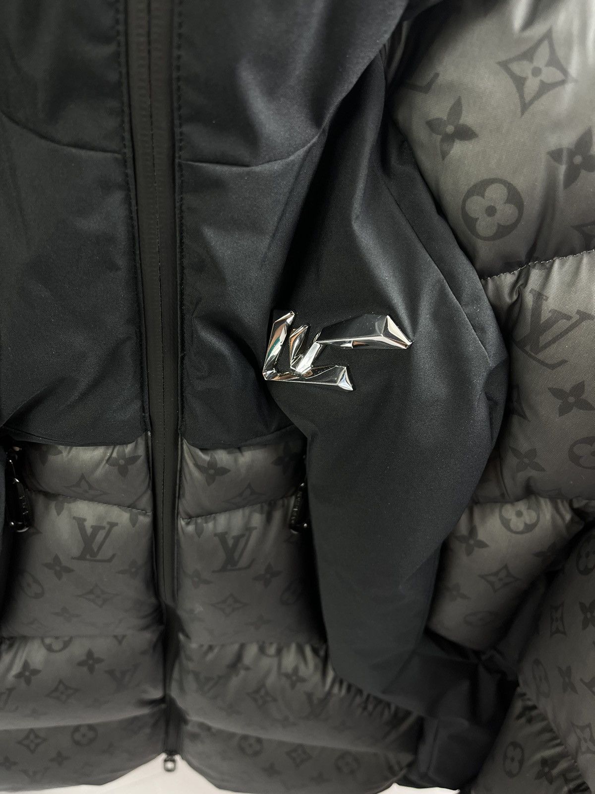 Louis Vuitton 2054 Heat & water sensitive technical puffer ski jacket Size US XXL / EU 58 / 5 - 5 Thumbnail