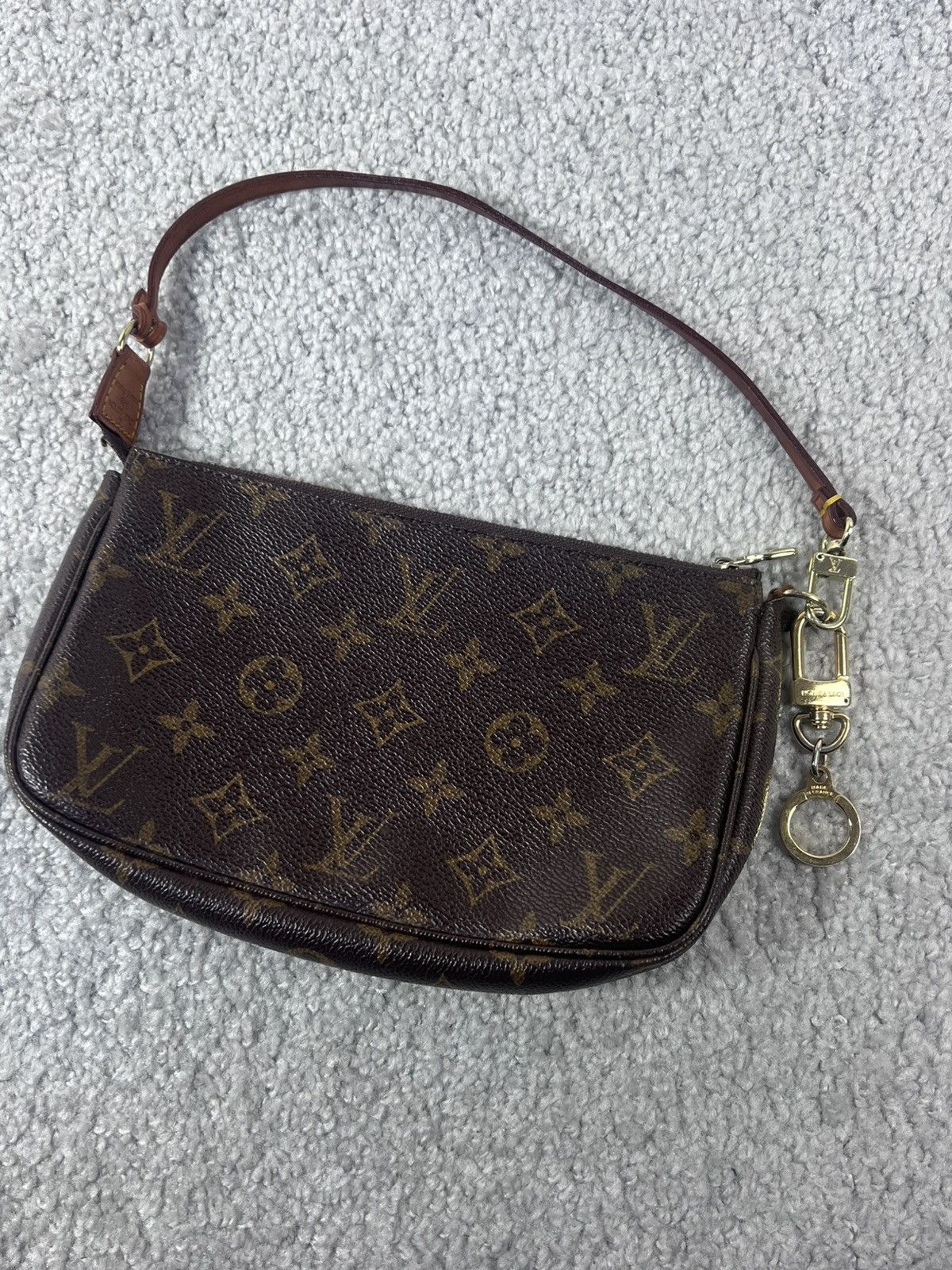 Louis Vuitton Louis Vuitton Pochette Handbag Size ONE SIZE - 3 Thumbnail