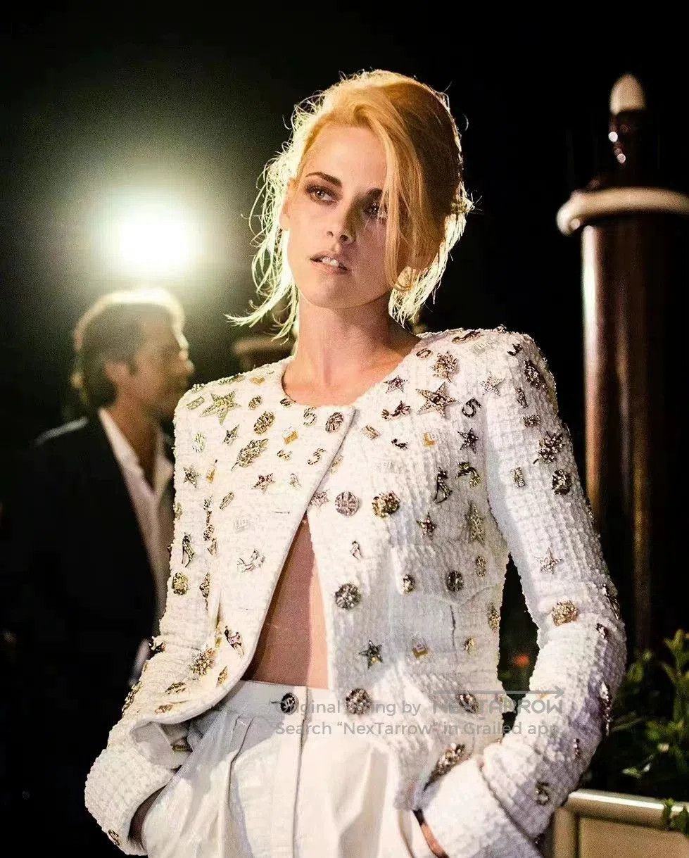 Chanel Chanel 22C Embellished White Jacket. Size US XS / EU 42 / 0 - 6 Thumbnail