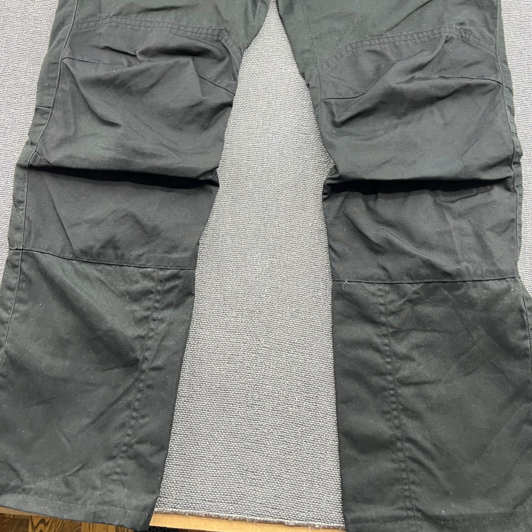 Vintage Fjällräven Niis Trousers Mens Pants 46 Black G-1000 Outdoor Hiking Track Pants Mens 46 Black Size US 30 / EU 46 - 5 Thumbnail