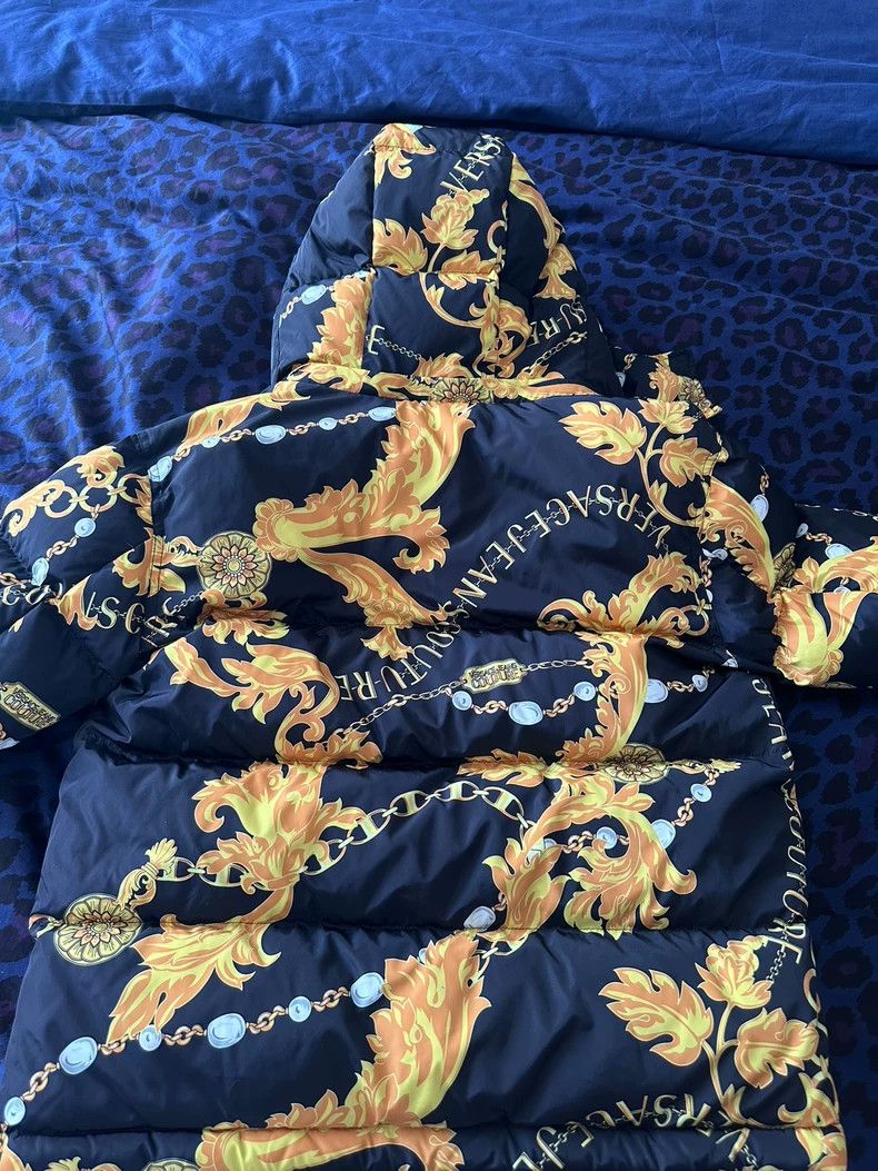 Versace Versace Classic gold flower down jacket Size US M / EU 48-50 / 2 - 6 Thumbnail