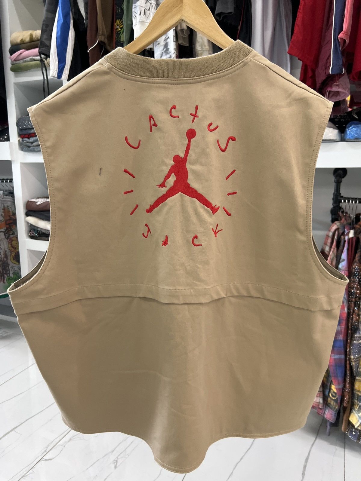 Jordan Brand × Travis Scott Travis Scott Cactus Jack x Jordan Utility Vest Size US XXL / EU 58 / 5 - 2 Thumbnail