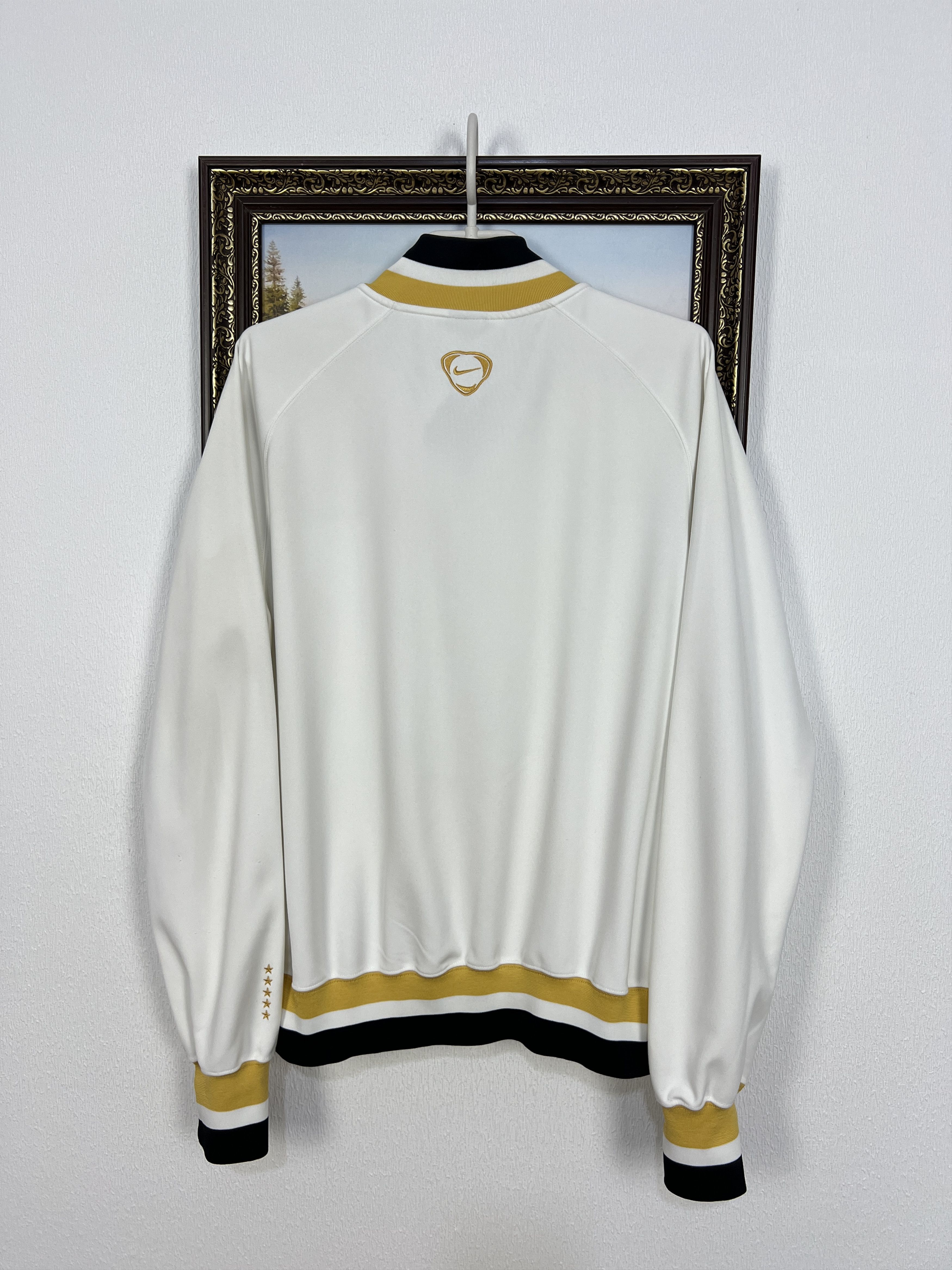 Nike Vintage Nike Borussia Dortmund White Bomber Jacket Football Size US M / EU 48-50 / 2 - 13 Thumbnail