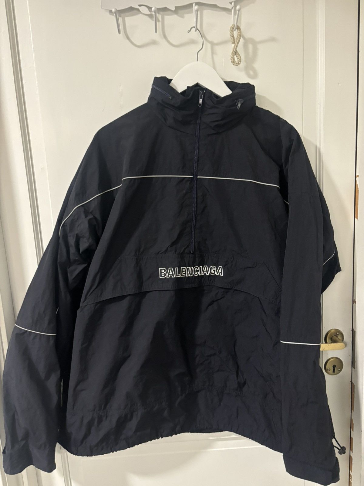 Balenciaga Logo windbreaker Size US XL / EU 56 / 4 - 1 Thumbnail