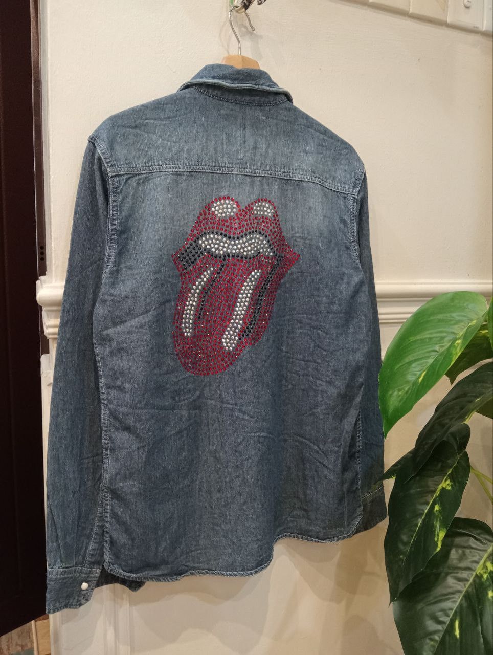The Rolling Stones THE ROLLING STONES DENIM SHIRT - SIZE L Size US L / EU 52-54 / 3 - 1 Thumbnail