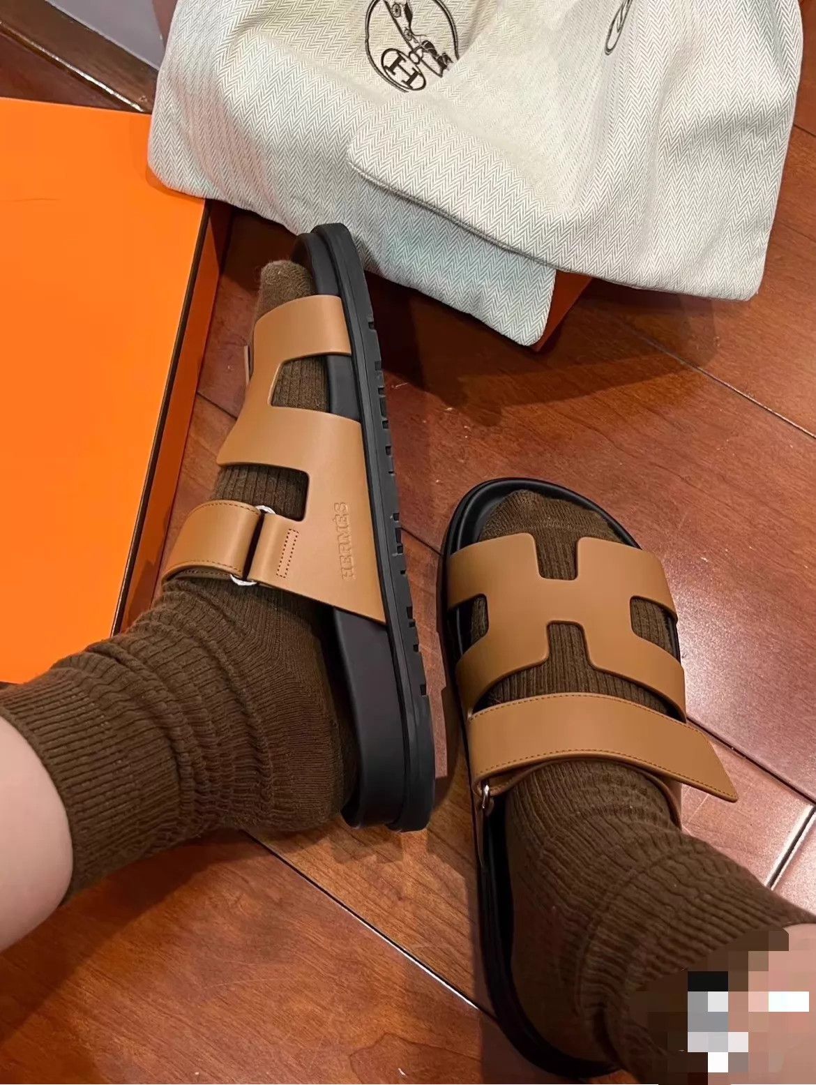 Hermes Hermes 'Erji' Classic Brown Velcro Flat Slides 37 Size US 6.5 / IT 36.5 - 7 Thumbnail