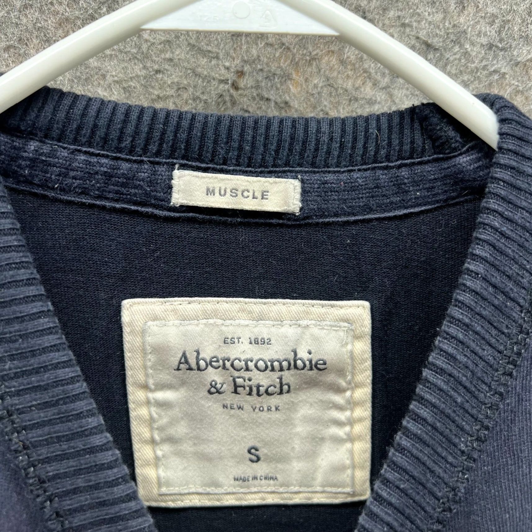 Abercrombie & Fitch VINTAGE Abercrombie & Fitch Sweater Women Small Blue Pullover Crewneck Embroidered Logo Size S / US 4 / IT 40 - 6 Thumbnail