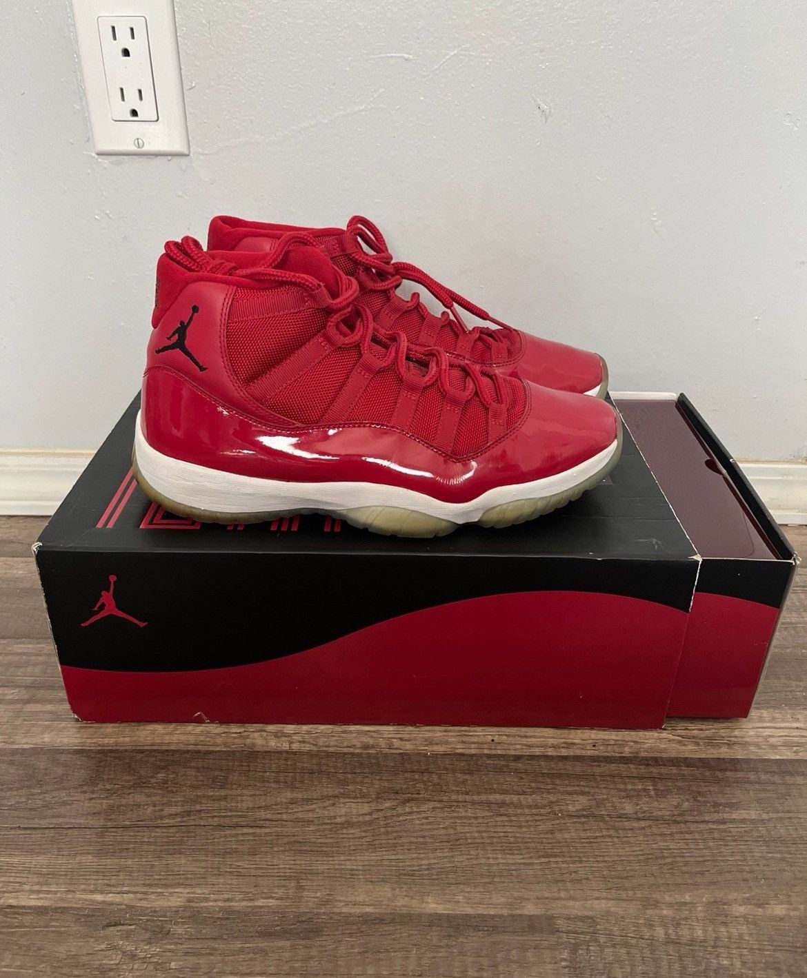 Nike Jordan 11 Win Like 96 Size US 10.5 / EU 43-44 - 1 Thumbnail