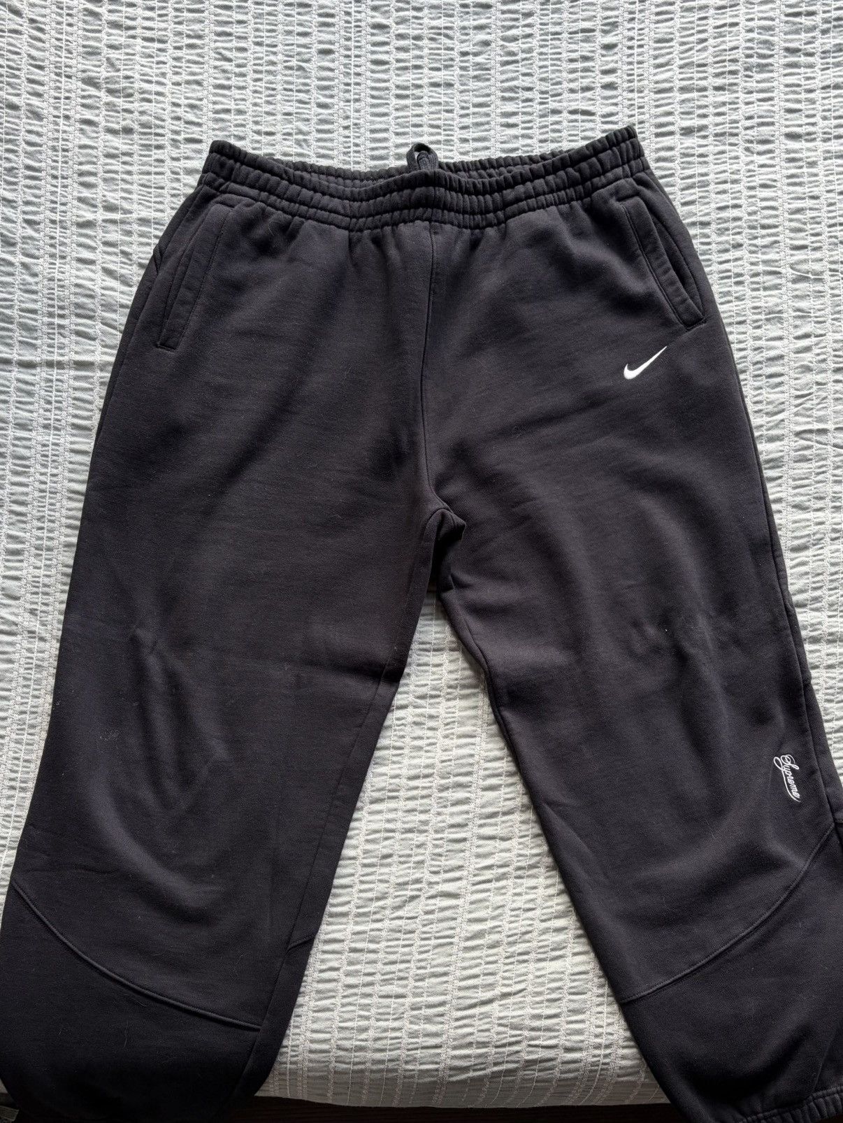 Nike × Supreme Supreme Nike Sweatpant (SS25) XL Size US 38 / EU 54 - 1 Thumbnail