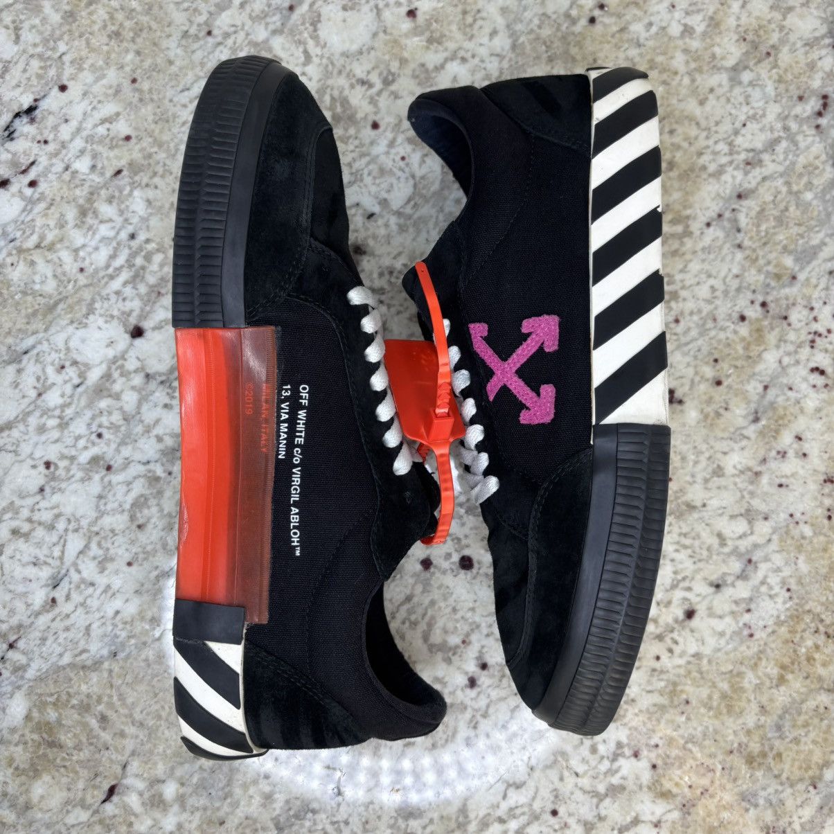 Off-White Size 11/45 EU-Off-White Vulc Low Black Fuchsia Clean W Box Size US 11 / EU 44 - 17 Thumbnail