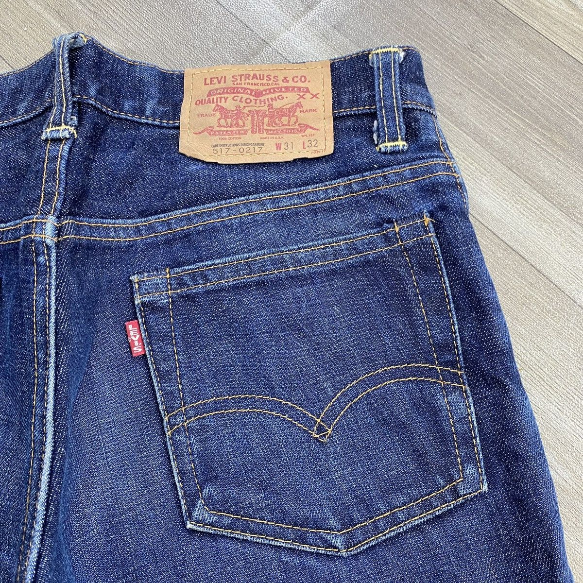 Levi's Vintage Clothing 1990s Vintage Levis 517 Bell Button Bootcut Flared Jeans Size US 31 - 17 Thumbnail