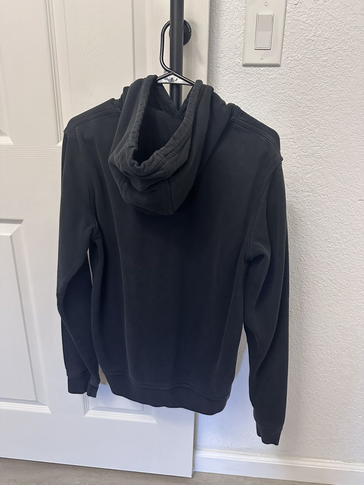 Nike Vintage Nike Hoodie Men’s Medium Black Pullover Swoosh Size US M / EU 48-50 / 2 - 2 Thumbnail