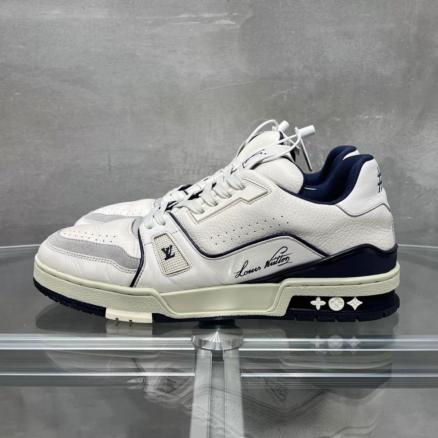Louis Vuitton LV Trainer white blue UK9.5/43.5 Size US 10.5 / EU 43-44 - 3 Thumbnail