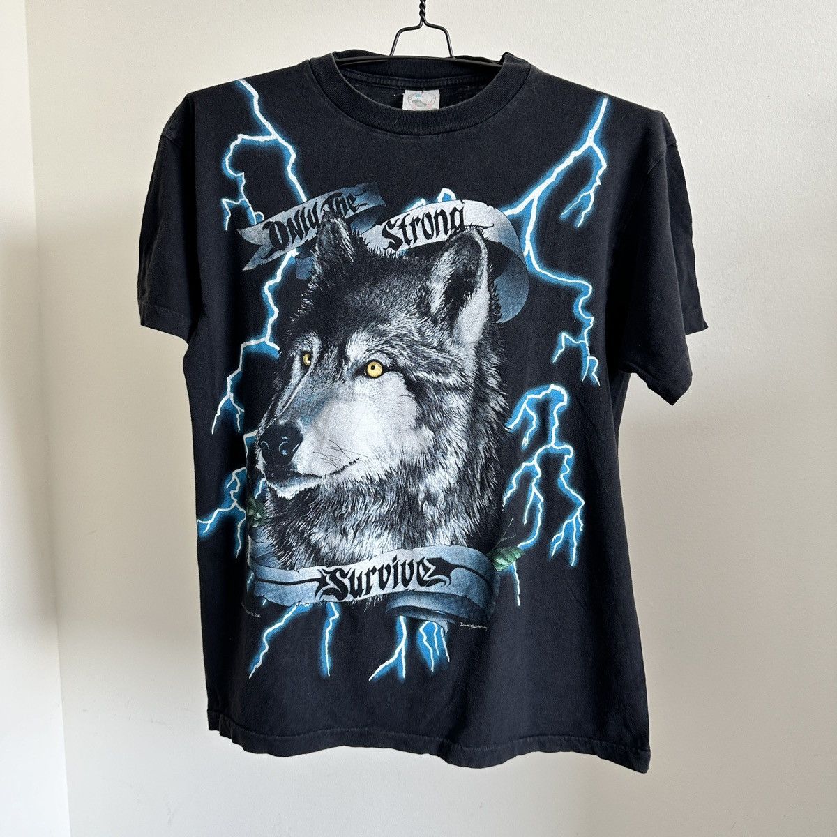 Vintage Vintage American Thunder Wolf T-Shirt Size L Size US L / EU 52-54 / 3 - 3 Thumbnail