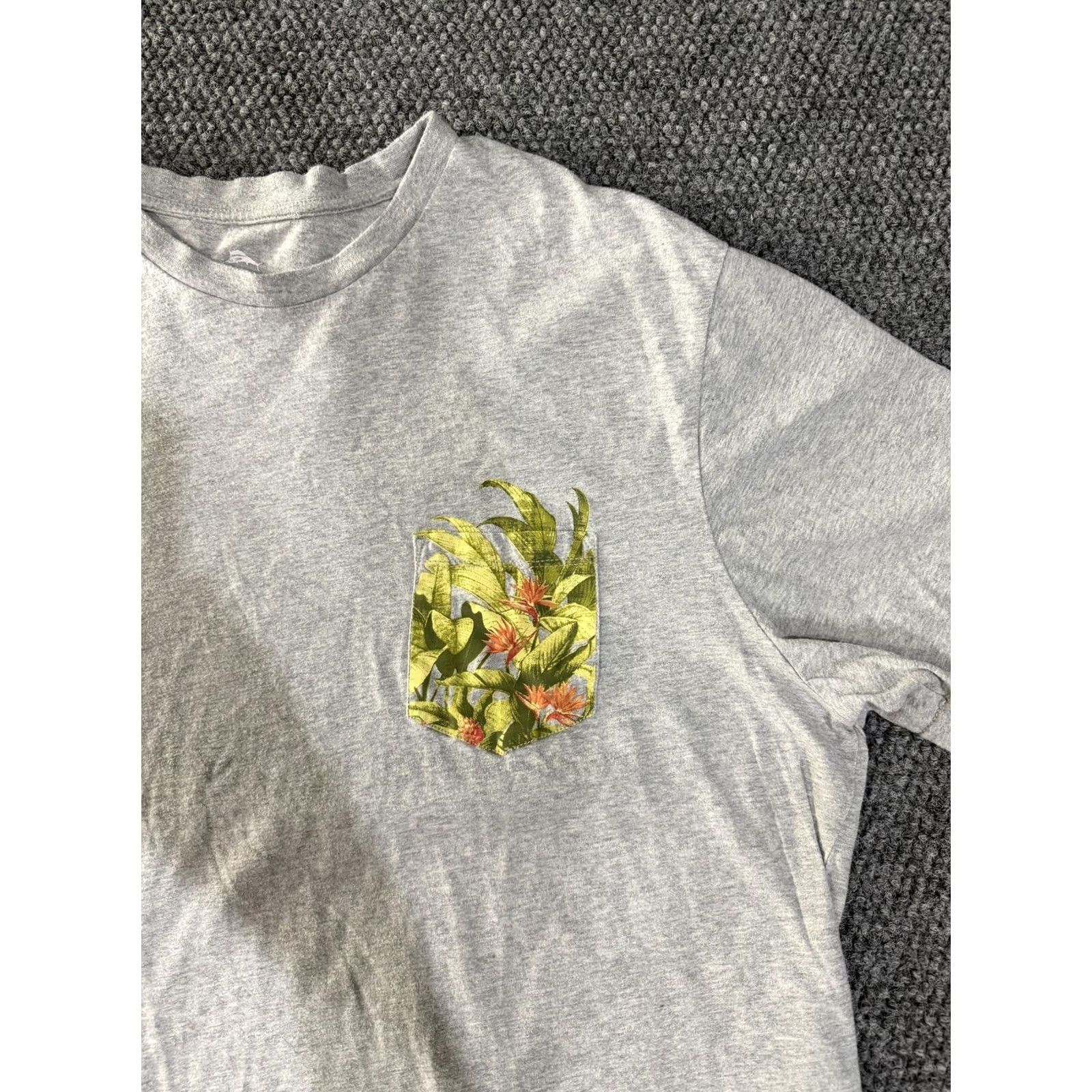 Tommy Bahama Tommy Bahama Shirt Mens XL Gray T-Shirt Pocket Tee Beach Tropical Floral Patch Pocket Tee Crew Neck Short Sleeve Jersey Cotton Size US XL / EU 56 / 4 - 4 Thumbnail