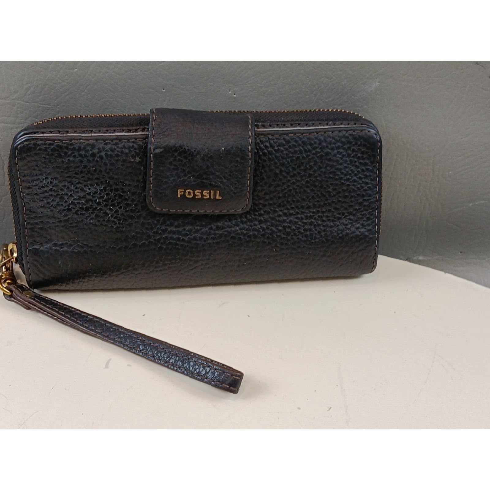 Fossil FOSSIL Wallet Zip-Around Black Pebble Leather L Wallet Wristlet Clutch ID Window Card Slots Retractable Strap Gold-Tone Hardware Women Size ONE SIZE - 5 Thumbnail