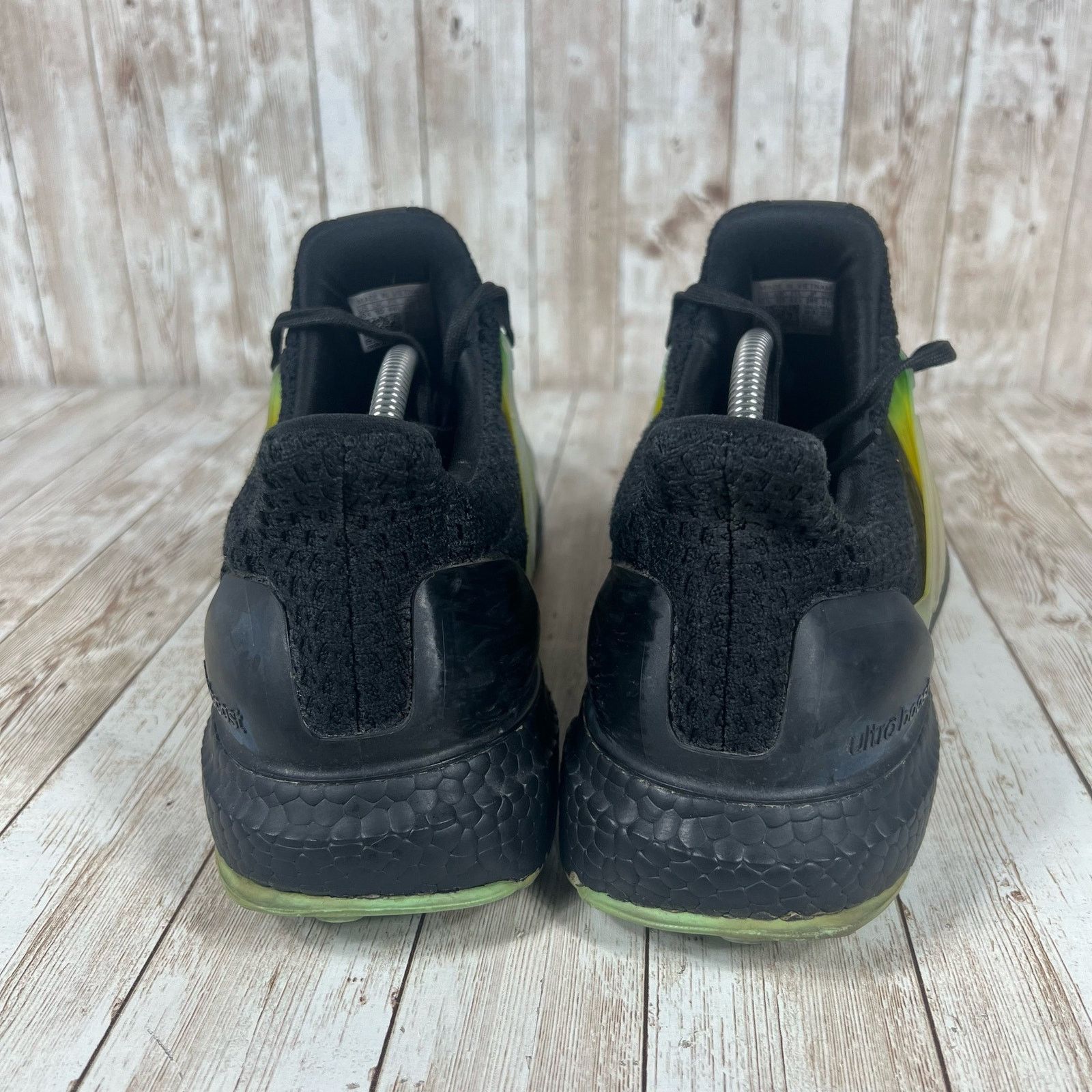 Adidas Size 10.5 - adidas UltraBoost 5.0 DNA Black Beam Green Size US 10.5 / EU 43-44 - 4 Thumbnail