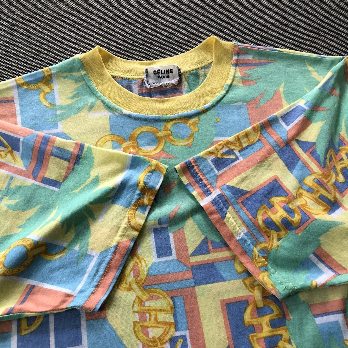 Celine CELINE Italy Rare Multicolor Chain Overprint T-Shirt Size US XS / EU 42 / 0 - 6 Thumbnail
