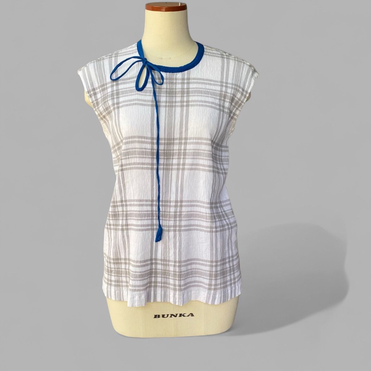 Tsumori Chisato Tsumori Chisato Blue Trim Bow Tie Sleeveless Blouse Size M / US 6-8 / IT 42-44 - 1 Thumbnail