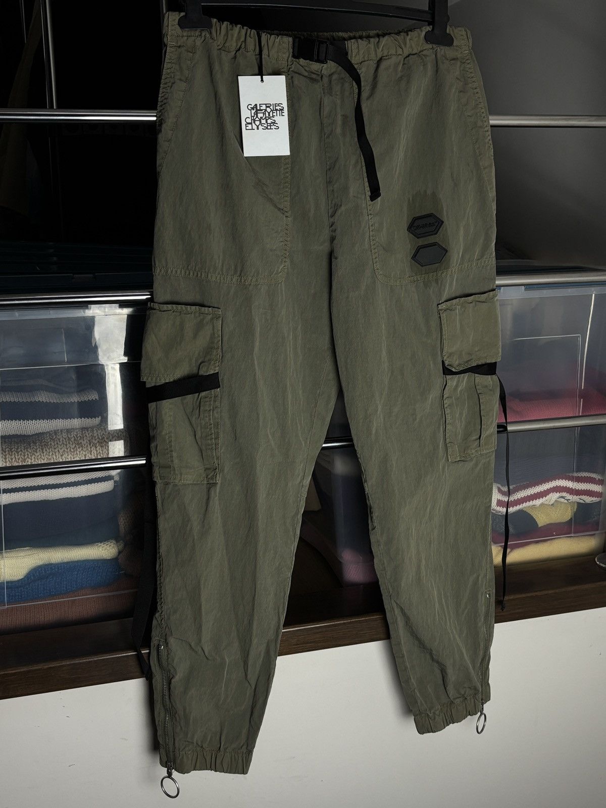 Off-White Off White Rubber Logo Cargo Tech Pants Sweatpants Virgil Size US 32 / EU 48 - 2 Thumbnail