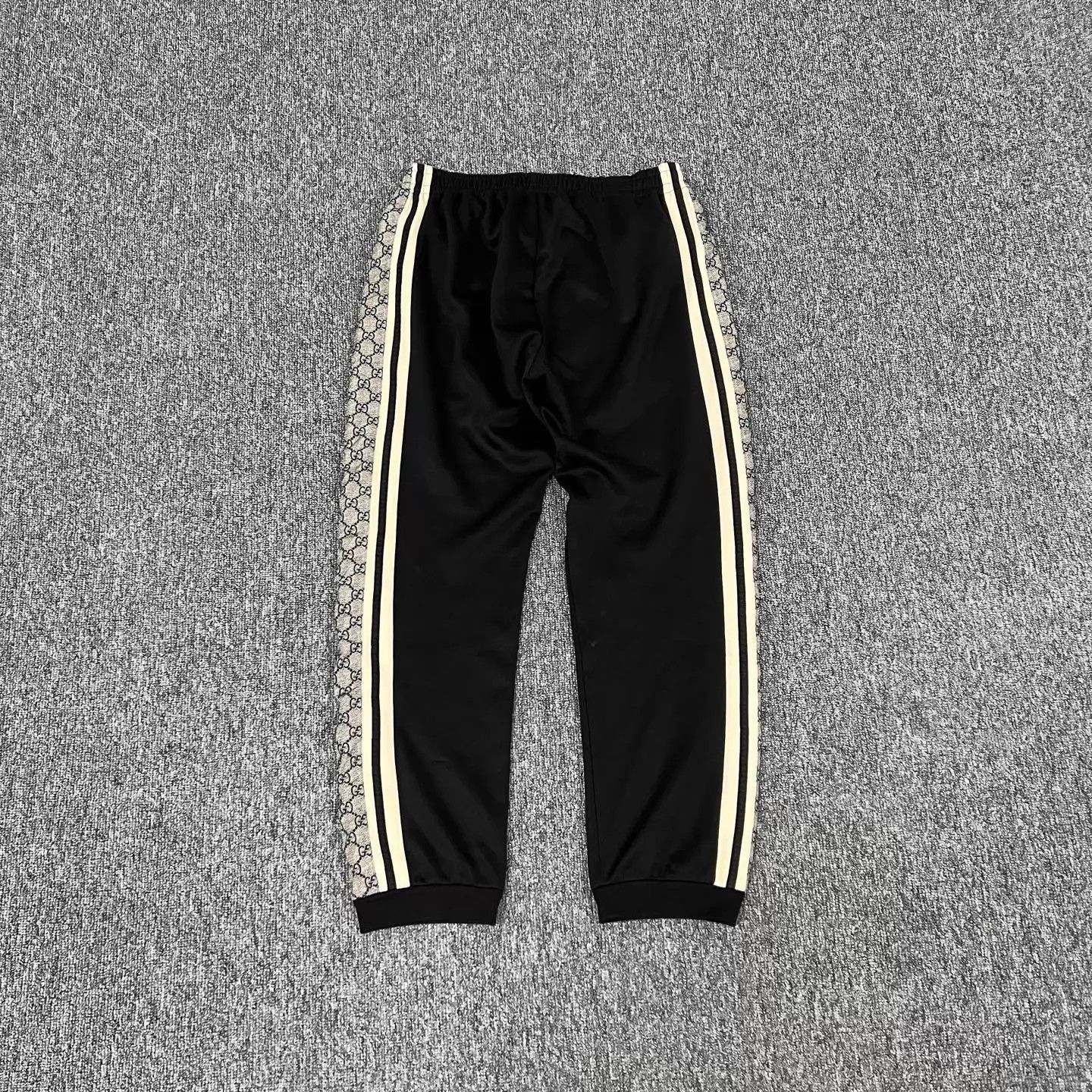 Gucci Gucci Snake Side Full Logo Sweatpants S 99 New Size US 30 / EU 46 - 2 Thumbnail