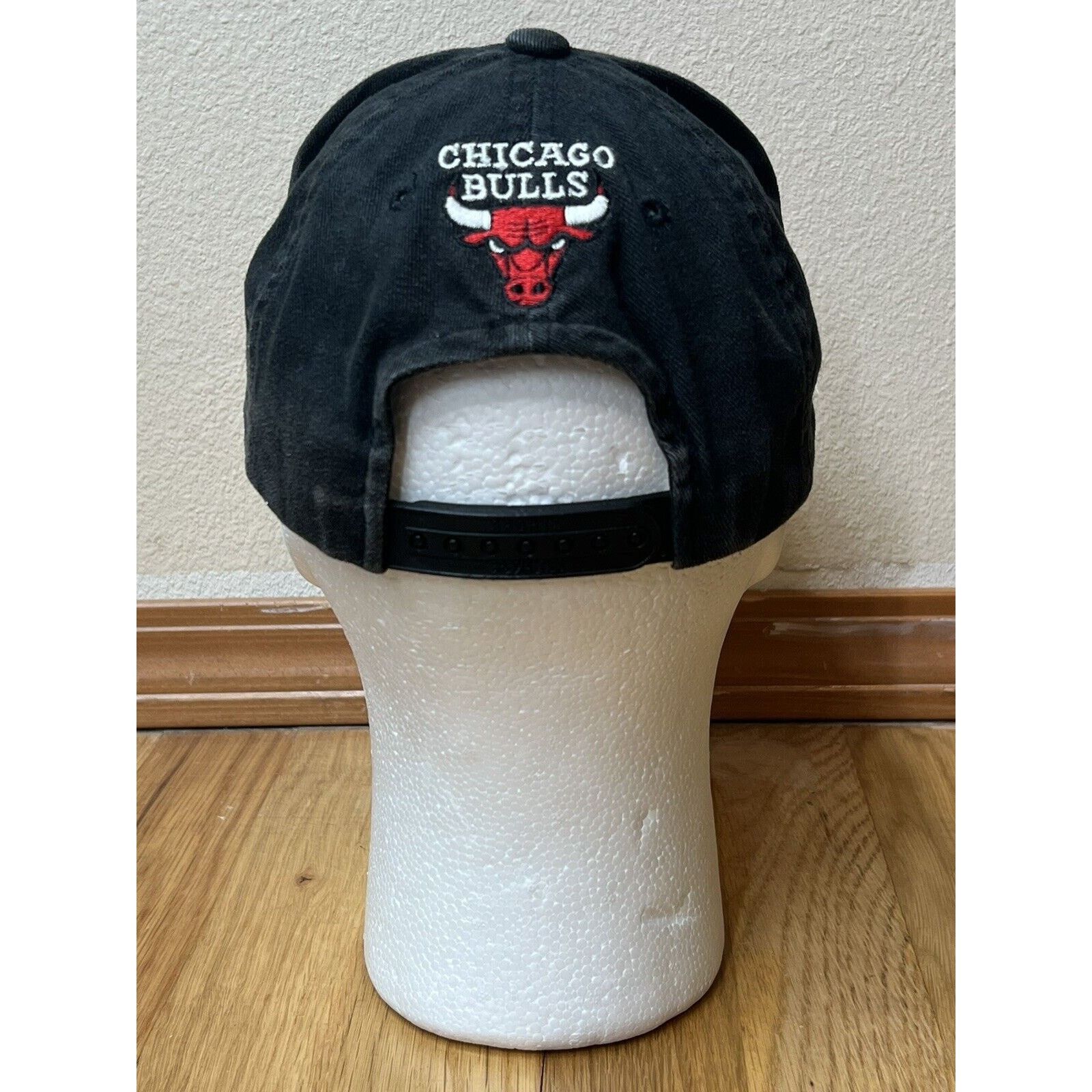 Sports Specialties Sports Specialties Vintage Chicago Bulls NBA SnapBack Hat Size ONE SIZE - 2 Thumbnail