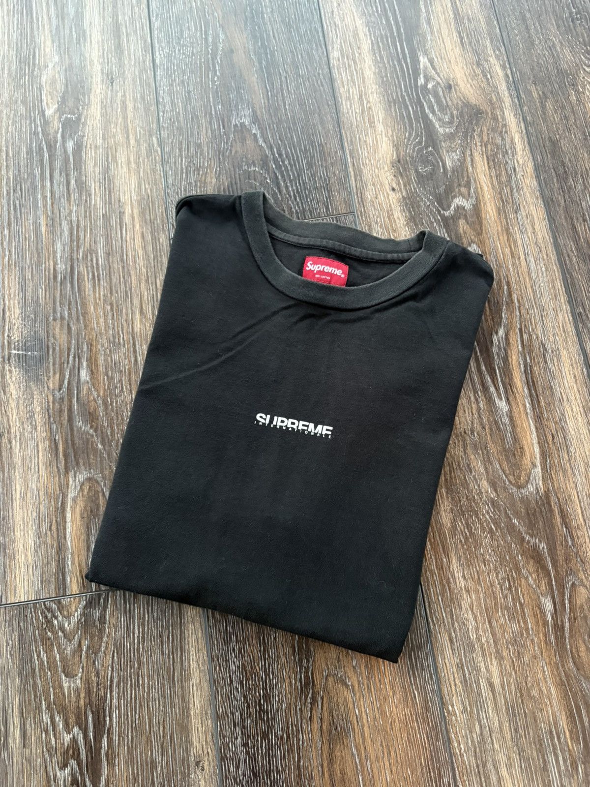 Supreme Internationale S/S Top SS19 Black