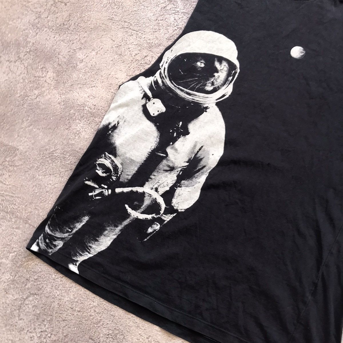 Vintage Vintage 90s Astronaut Graphic Tank Top Y2K Streetwear Boxy M Size US M / EU 48-50 / 2 - 4 Thumbnail