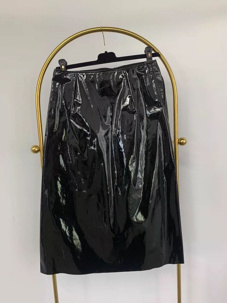 Gucci Gucci Black patent leather skirt Size 26" / US 2 / IT 38 - 3 Thumbnail