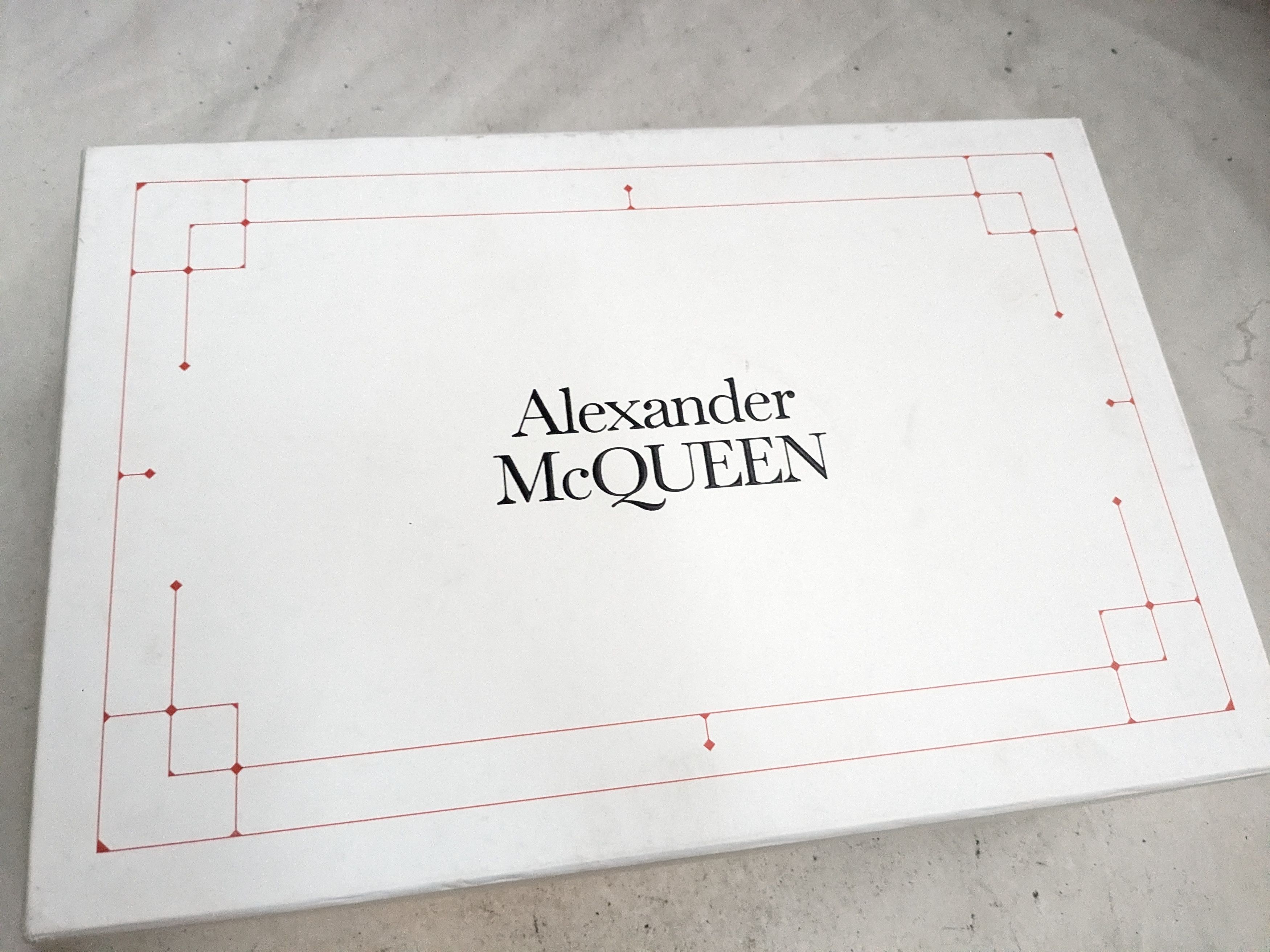 Alexander McQueen Alexander McQueen Larry Oversized Sneakers White 10 43 Size US 10 / EU 43 - 16 Thumbnail