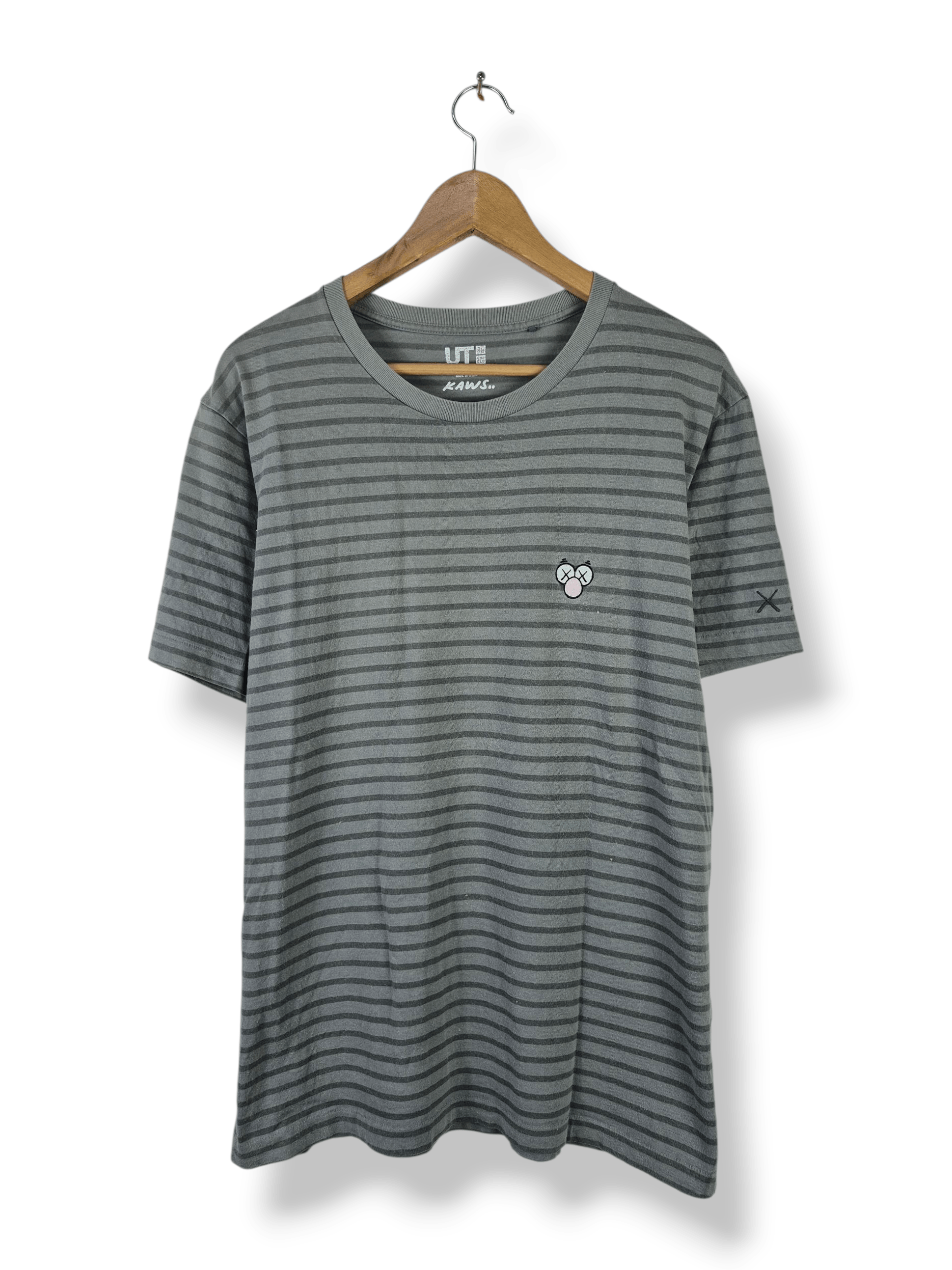 Japanese Brand 🔥 Uniqlo Kaws Stripes Mini Embroidery Tee Streetwear Skate Size US L / EU 52-54 / 3 - 1 Thumbnail
