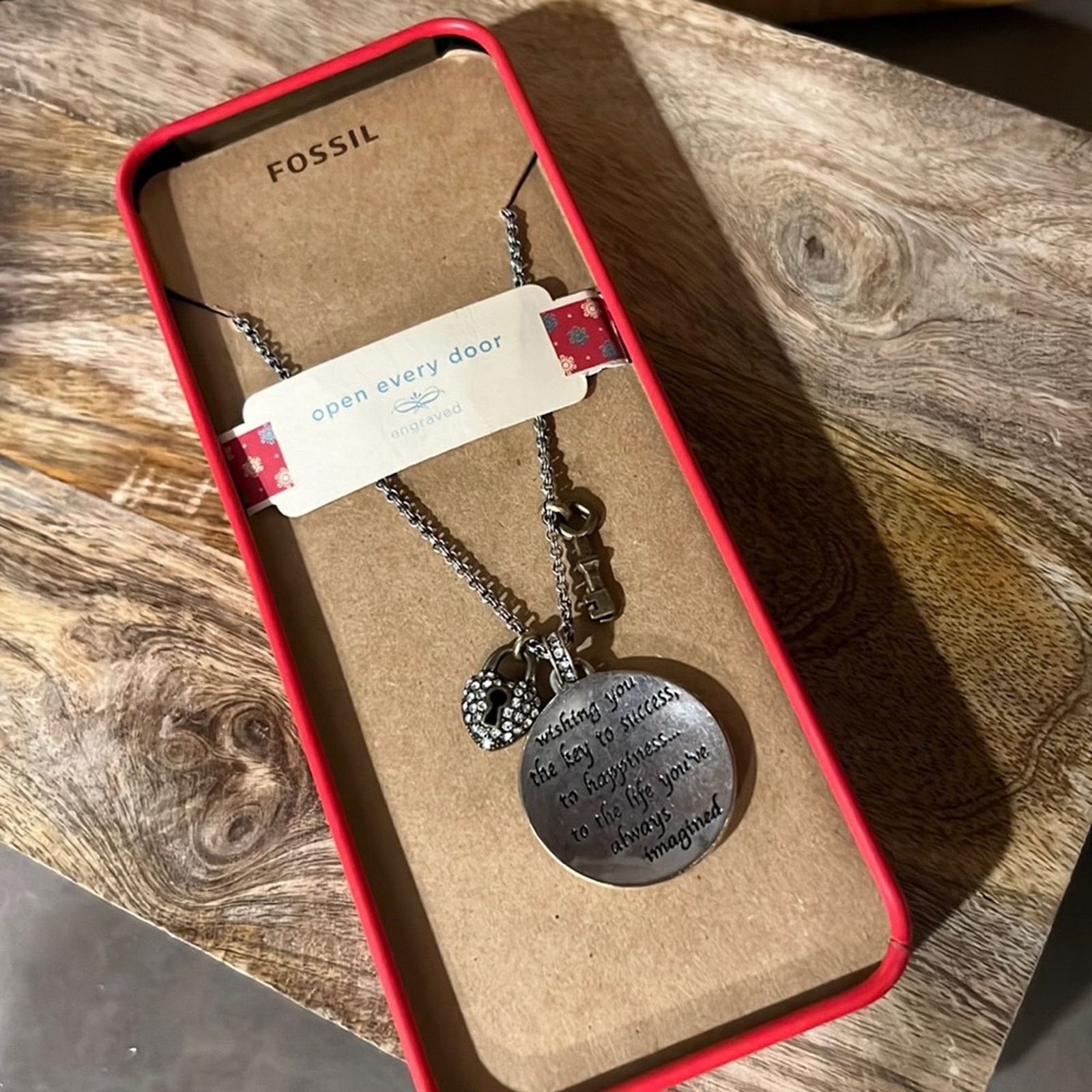 Fossil Fossil Necklace Live in the Present Size ONE SIZE - 1 Thumbnail