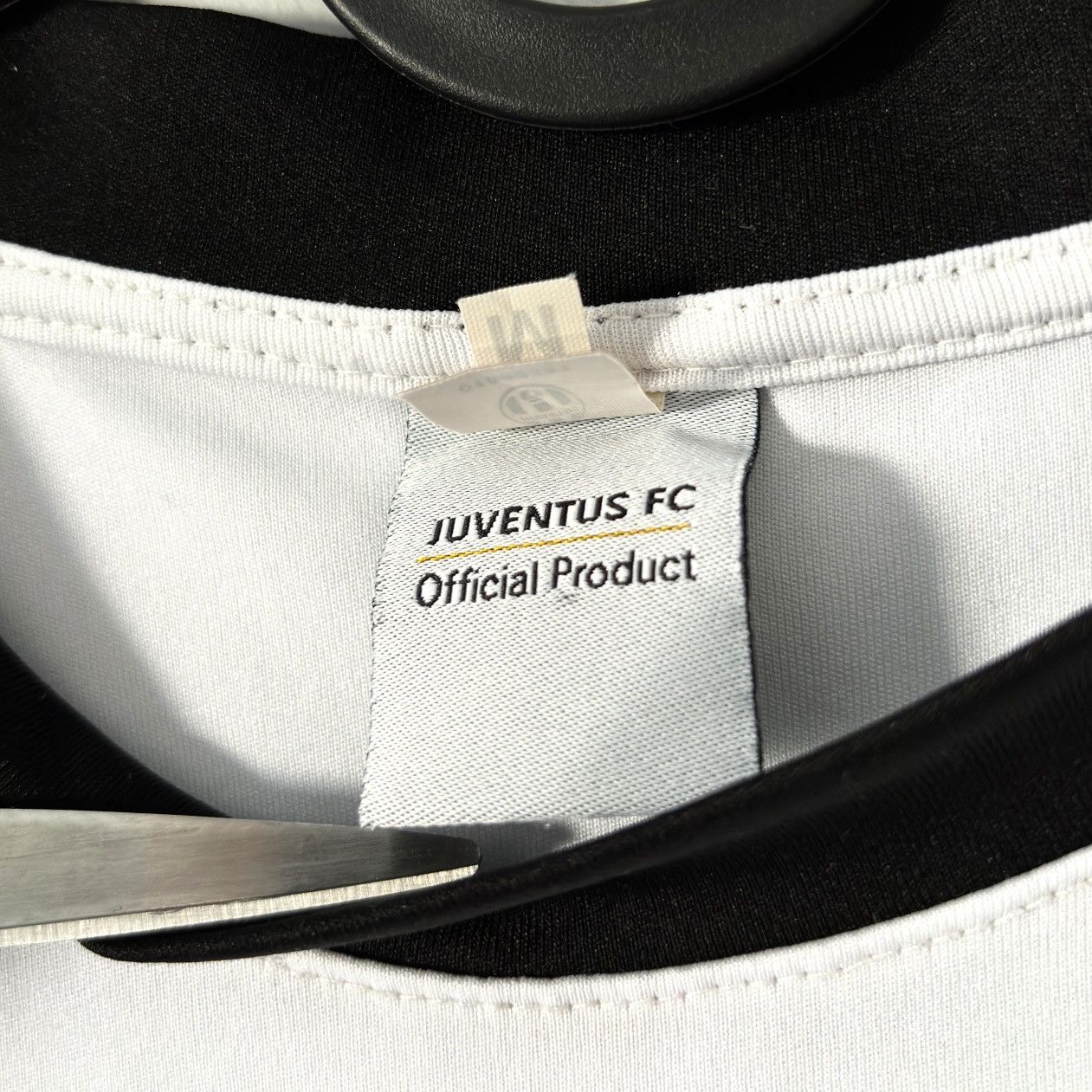 Vintage 2016 2017 Juventus Higuain Official Replica Soccer Jersey Size US M / EU 48-50 / 2 - 8 Thumbnail