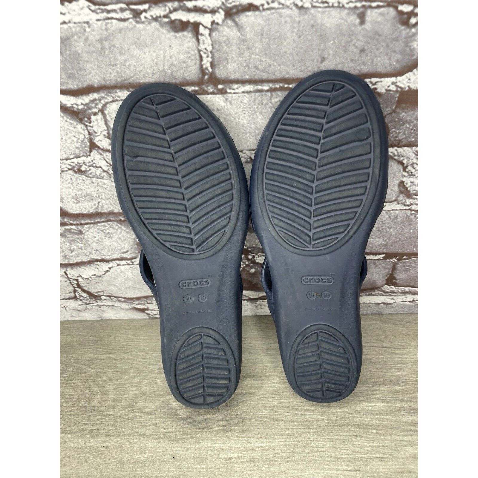 Crocs Crocs KELLI Iconic Comfort Navy Blue Slip On Slides Sandals Size US 10 / IT 40 - 10 Thumbnail