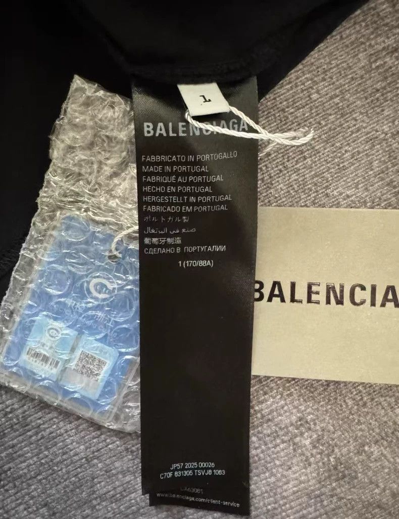 Balenciaga Kardashian portrait short sleeves