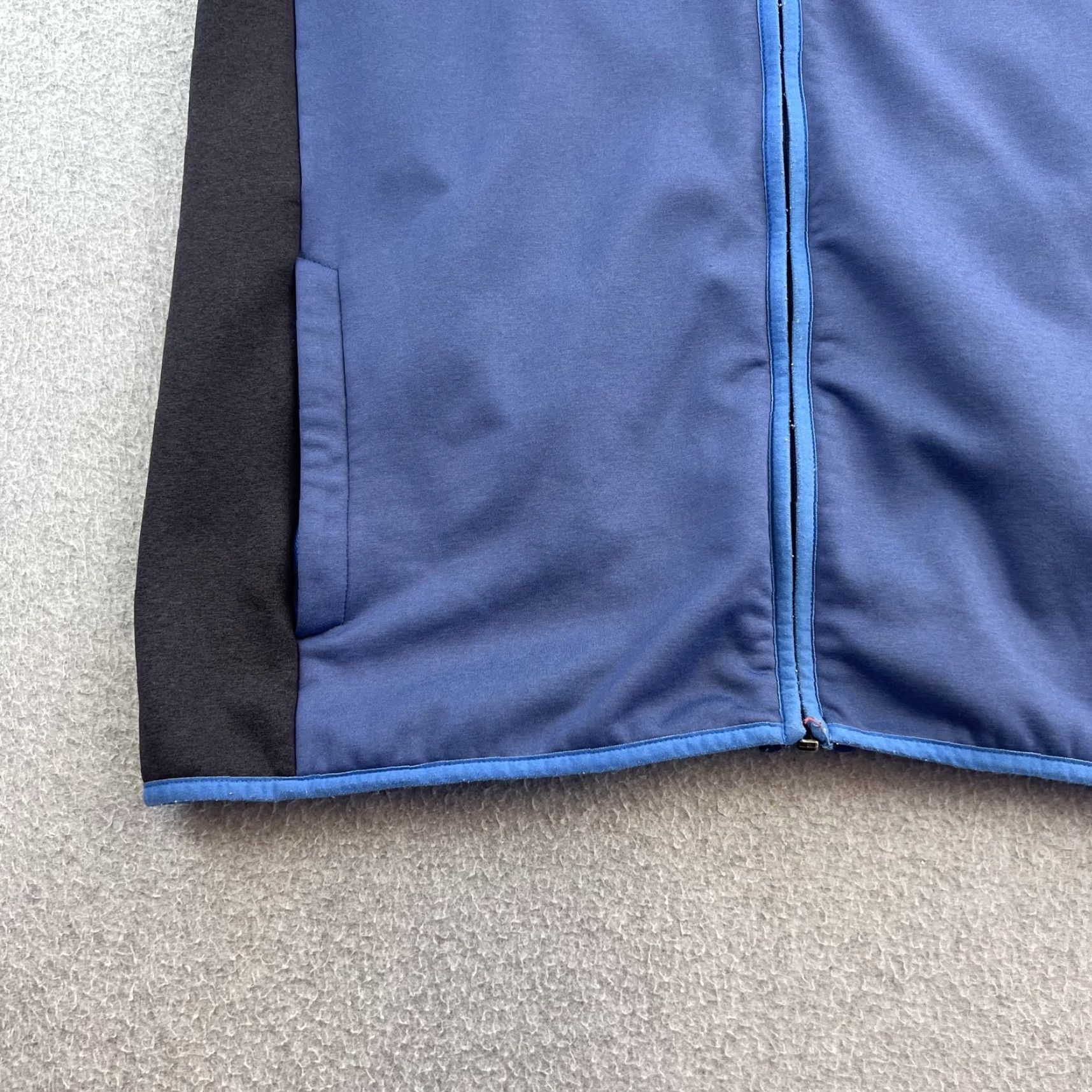 Vineyard Vines Vineyard Vines Vest Mens Medium Blue Full Zip Sleeveless Outdoor Performance Windbreaker Softshell Pockets Logo Zipper Casual Travel Workwear Mens Size US M / EU 48-50 / 2 - 4 Thumbnail