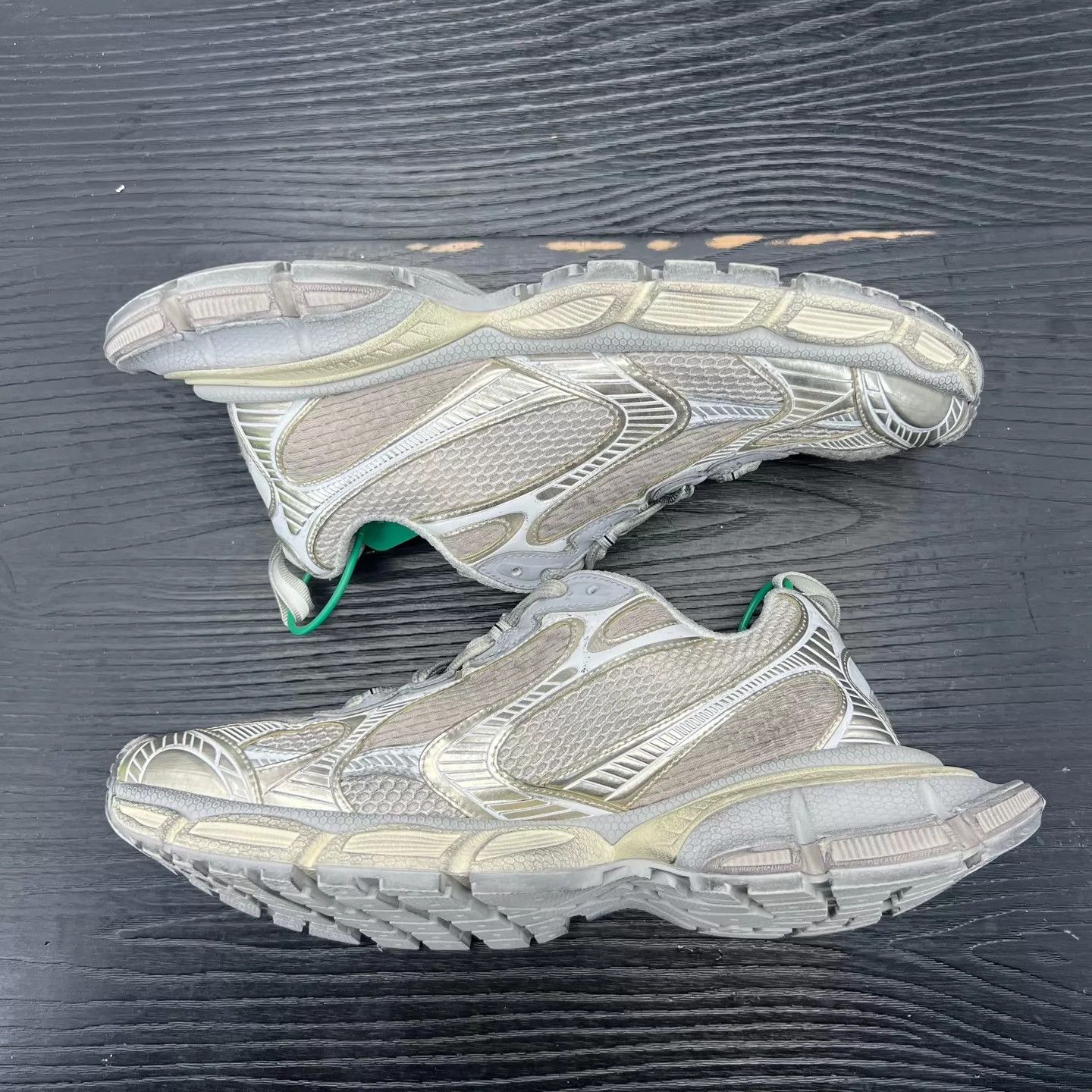 Balenciaga Balenciaga 3XL Light Gray Size 43 Worn Once Size US 10 / EU 43 - 3 Thumbnail