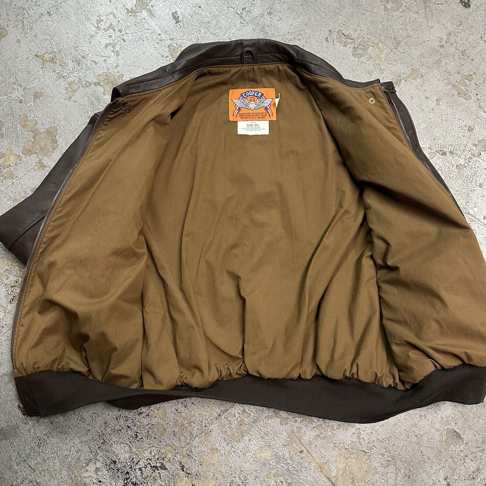 Cooper Vintage Cooper Wings Cast & Crew A2 Flight Leather Jacket Size US XXL / EU 58 / 5 - 3 Thumbnail