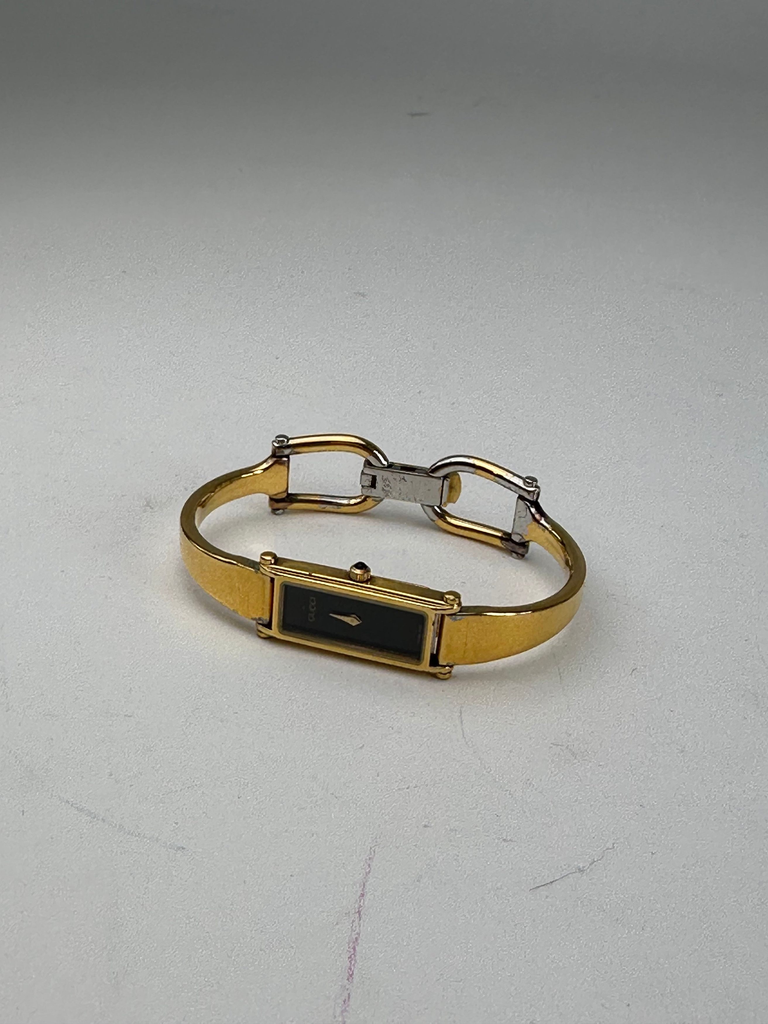 Gucci Vintage Gold-Tone Bangle Ladies Watch Model 1500 Size ONE SIZE - 1 Thumbnail