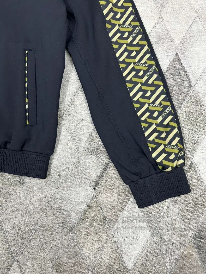 Versace Versace Brogue-trimmed sports jacket Size US L / EU 52-54 / 3 - 6 Thumbnail