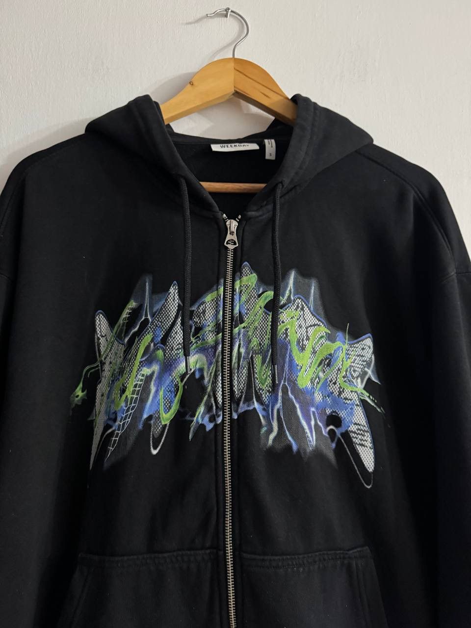 Weekday WEEKDAY Full-Zip Graphic Hoodie (Black) - Size S Size US S / EU 44-46 / 1 - 9 Thumbnail