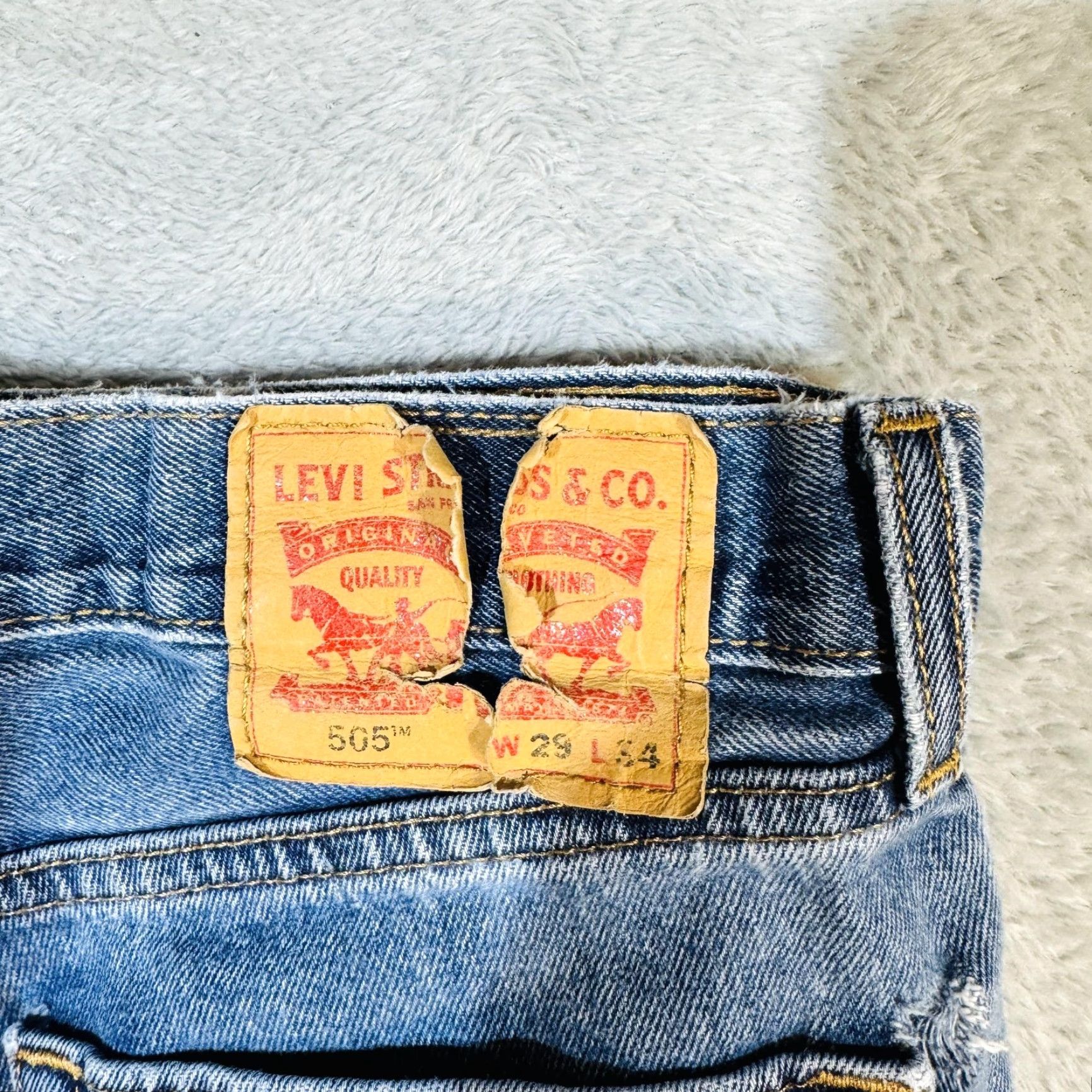 Levi's Levi's 505 Denim Shorts Bermuda Mens 29 Blue Cutoff Raw Hem Distressed 8 Inseam Jeans Shorts Size US 29 - 6 Thumbnail