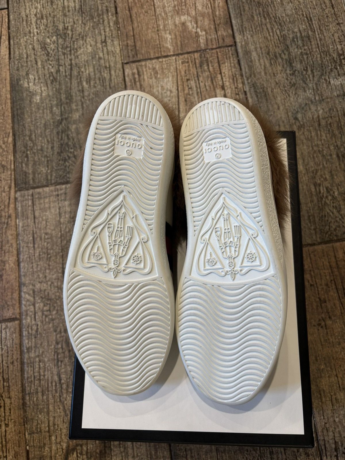 Gucci White Ace Bee With Fur Lining Size US 7 / IT 37 - 4 Thumbnail