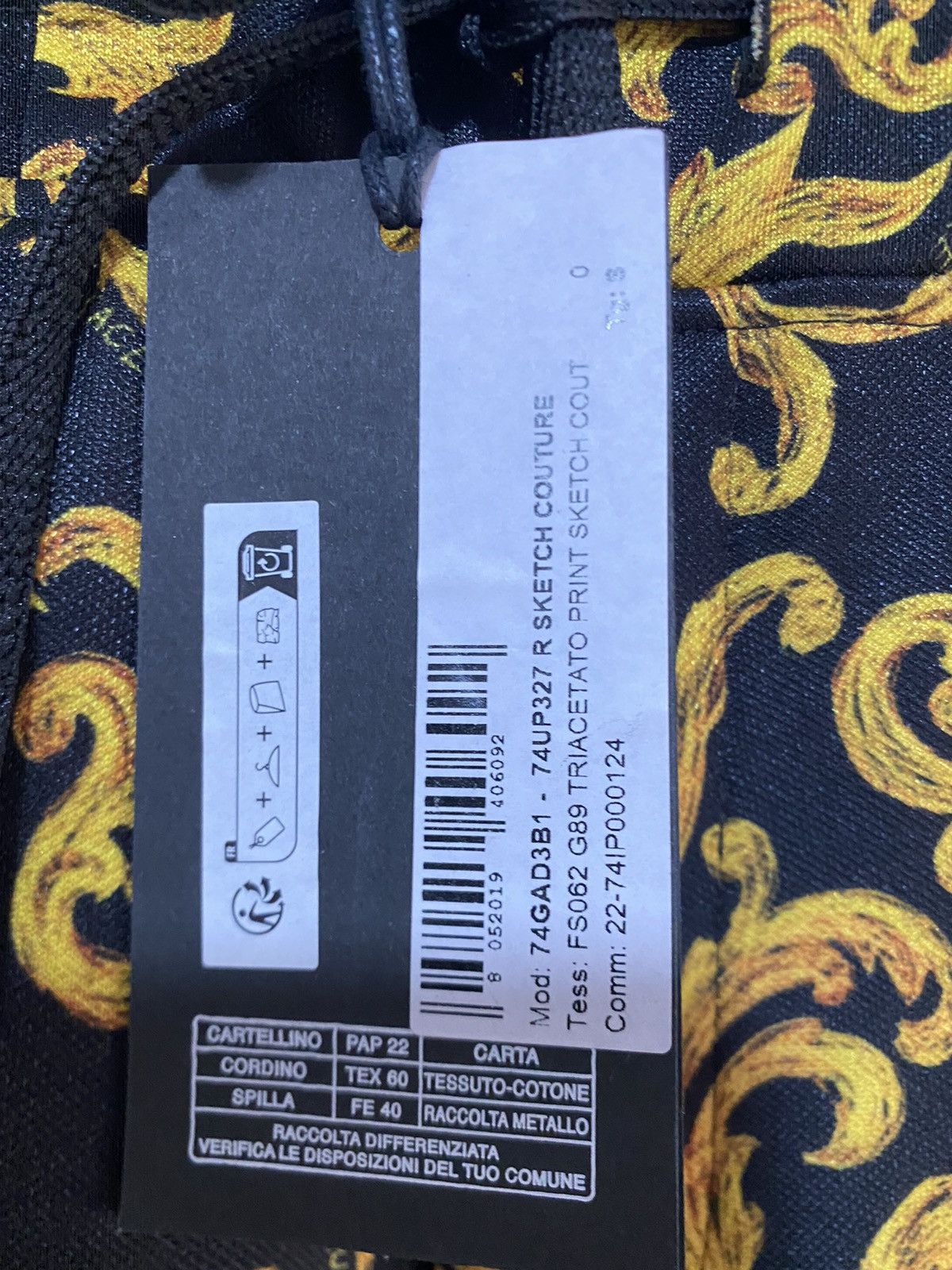 Versace Jeans Couture Versace Jeans Culture Sketch Print Triacetate Shorts S, new. Size 27" / US 4 / IT 40 - 5 Thumbnail