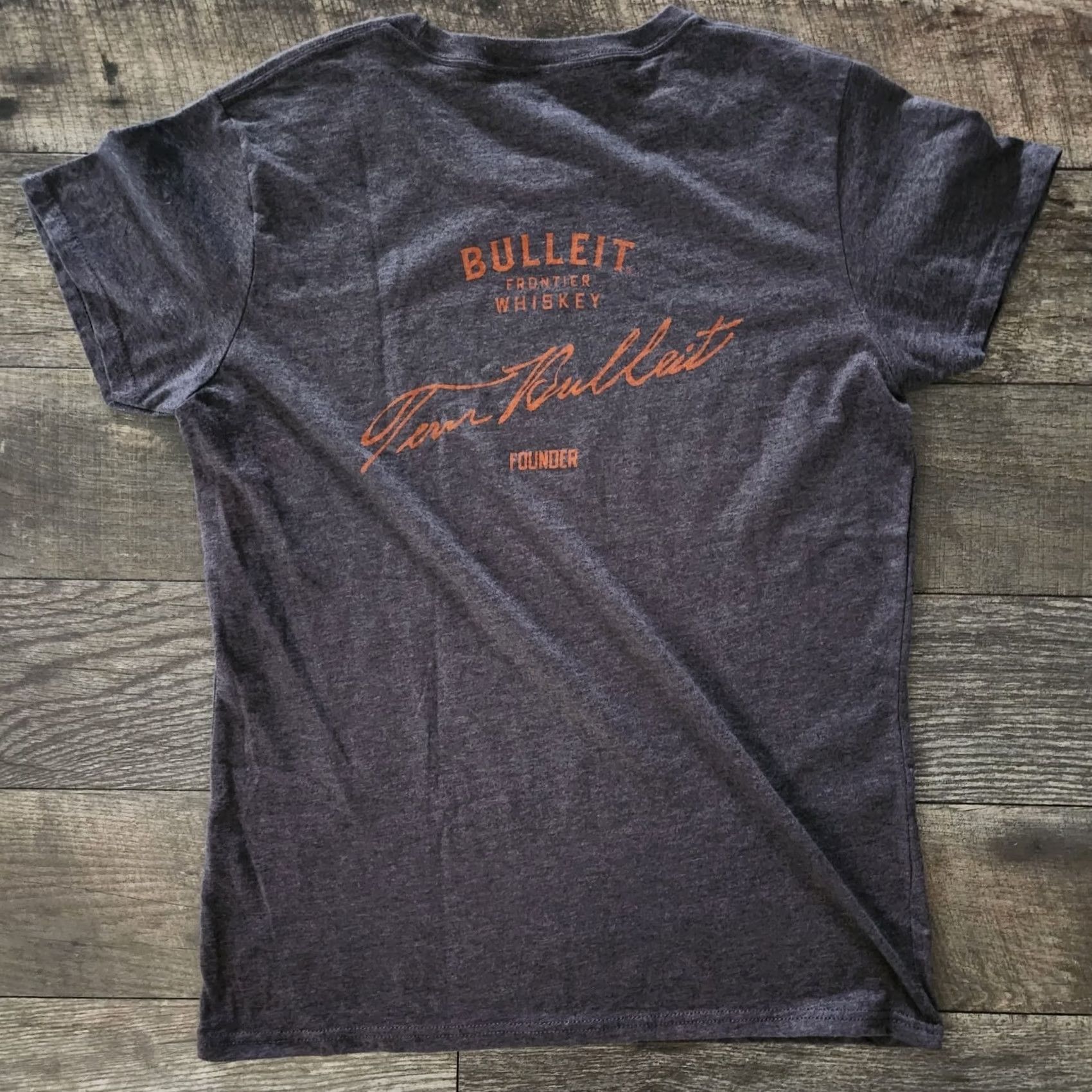Gildan Bulleit Bourbon Frontier Whiskey T Shirt Men's Medium Gray Kentucky Distillery Gildan Crew Neck Short Sleeve Cotton Blend Logo Size US M / EU 48-50 / 2 - 3 Thumbnail