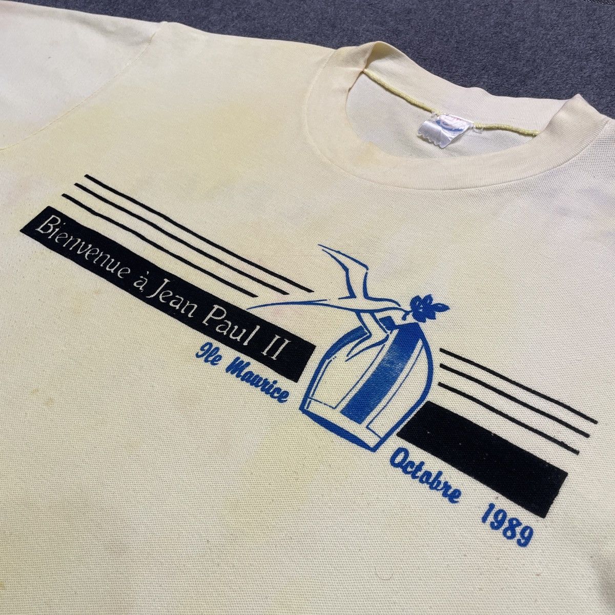 Vintage Vintage Pope 1989 Bienvenue à Jean Paul II Faded T-shirt Size US L / EU 52-54 / 3 - 4 Thumbnail