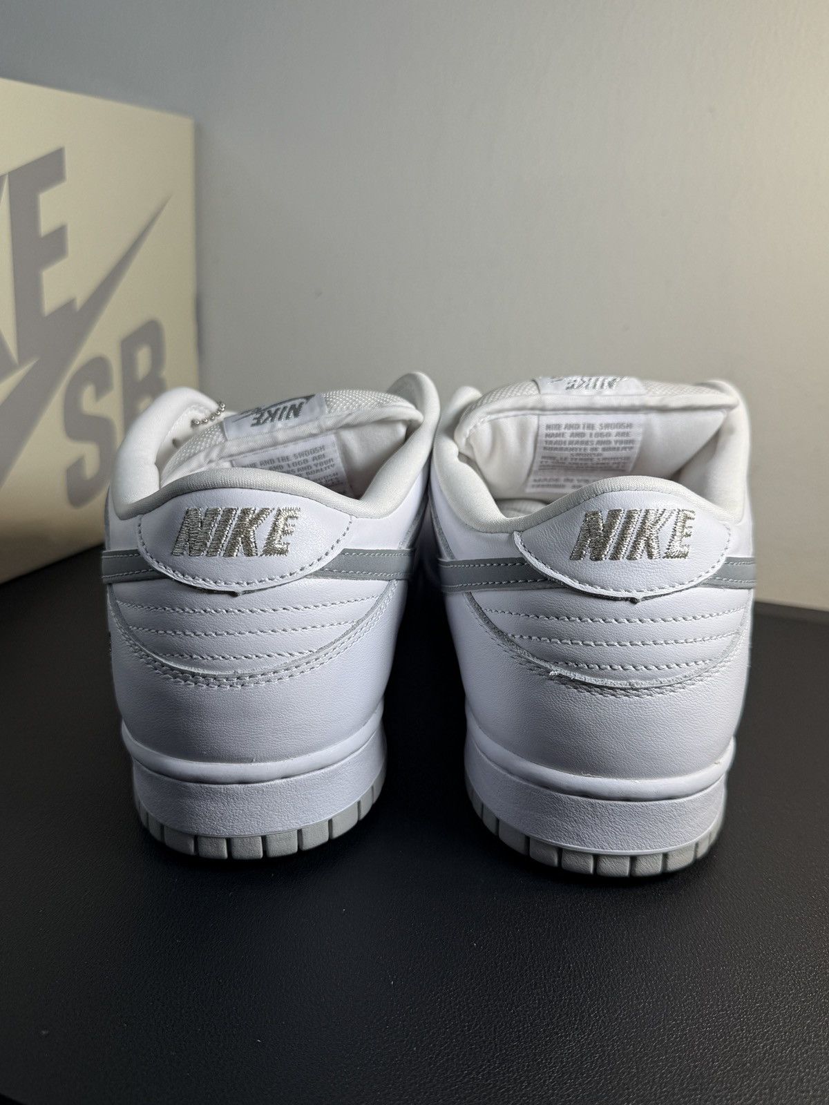 Nike × Supreme Brand New Nike SB Supreme Low Top Dunks White Size US 11 / EU 44 - 8 Thumbnail