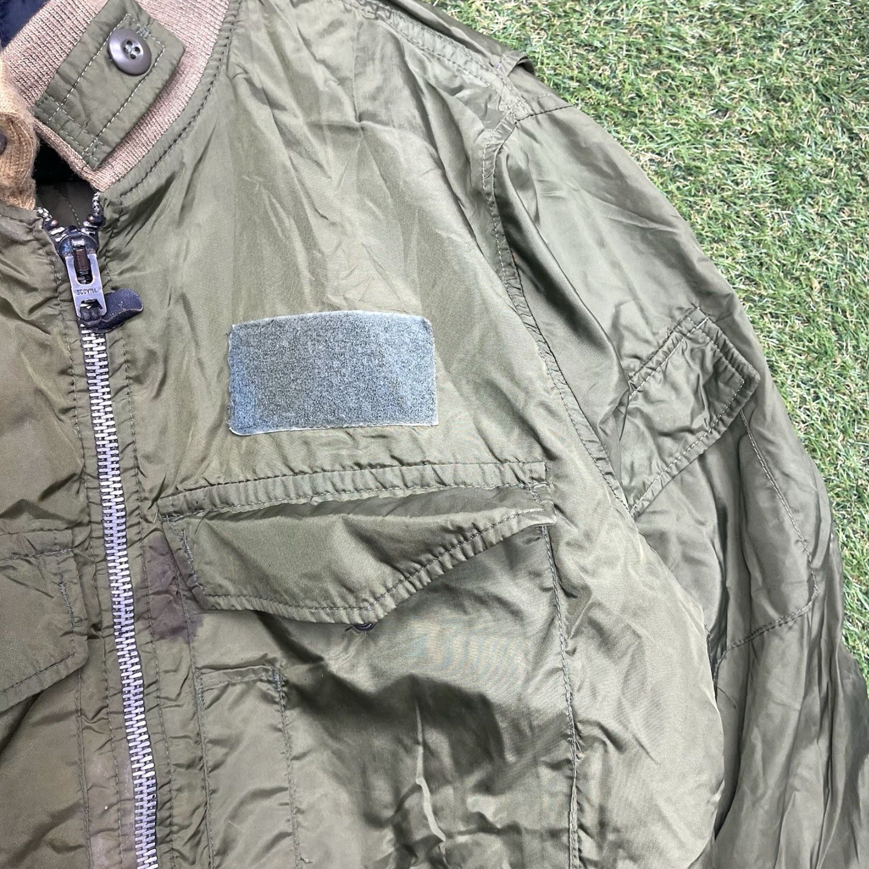 Vintage VINTAGE US Navy Marines G-8 WEP Flight Bomber Jacket 44 R Scovill Distressed Land Manufacturing Inc Men Navy Green Nylon Zip Size US S / EU 44-46 / 1 - 7 Thumbnail